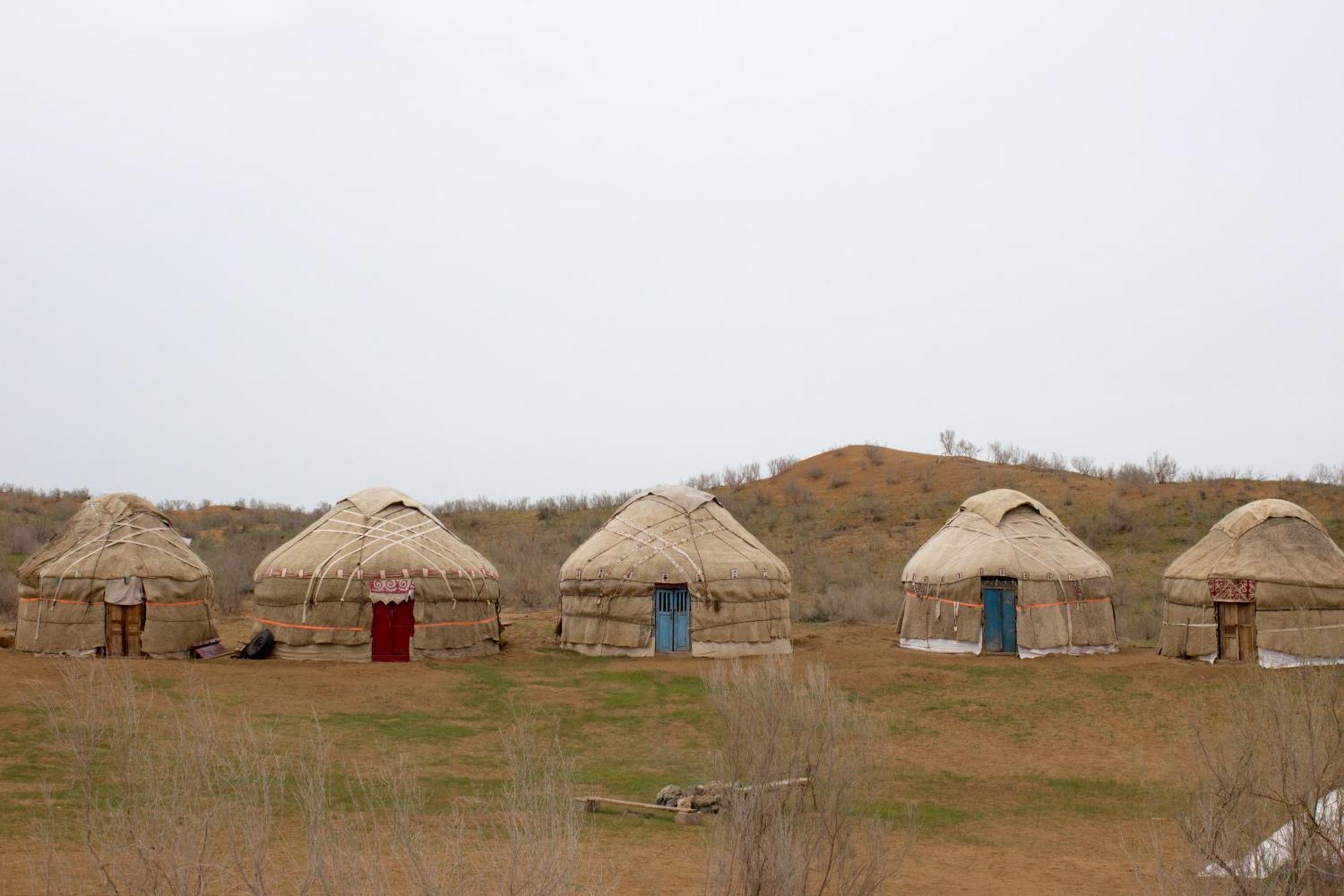 Hotel Authentic Uzbek Yurt Camp Eco-Friendly à Nurota Extérieur photo
