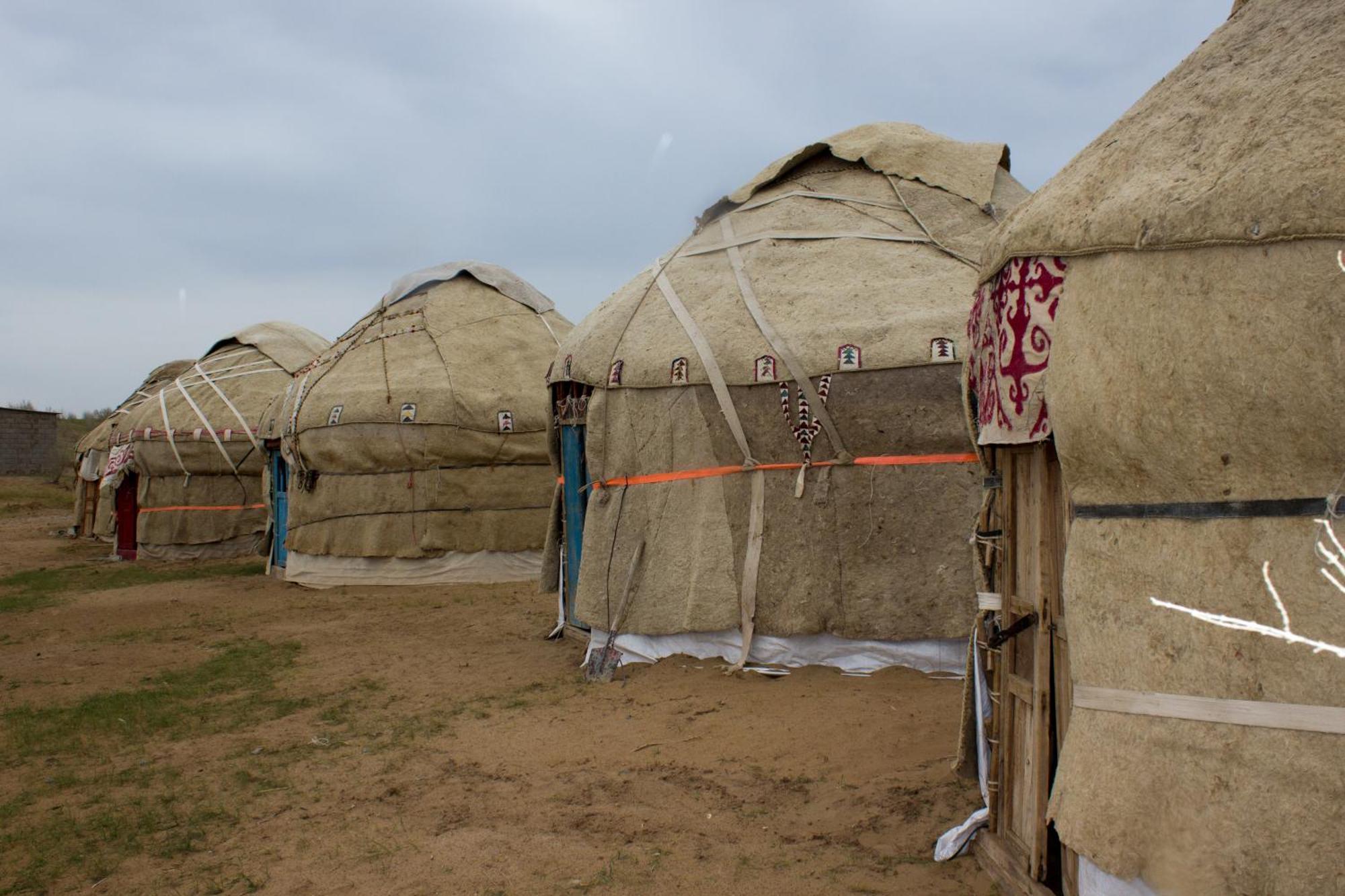 Hotel Authentic Uzbek Yurt Camp Eco-Friendly à Nurota Extérieur photo