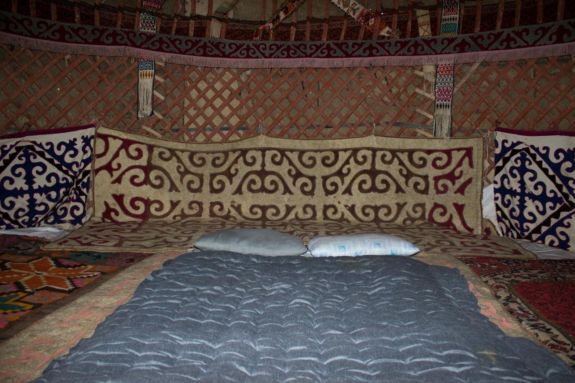 Hotel Authentic Uzbek Yurt Camp Eco-Friendly à Nurota Extérieur photo