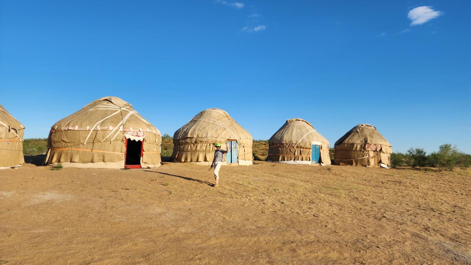 Hotel Authentic Uzbek Yurt Camp Eco-Friendly à Nurota Extérieur photo