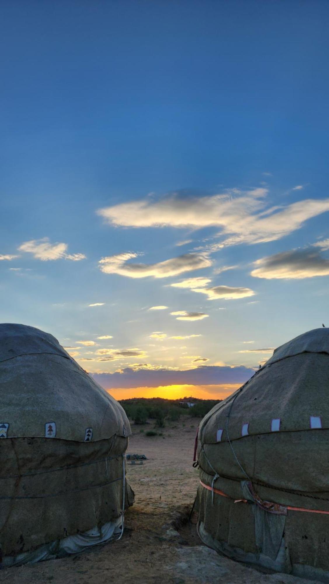 Hotel Authentic Uzbek Yurt Camp Eco-Friendly à Nurota Extérieur photo