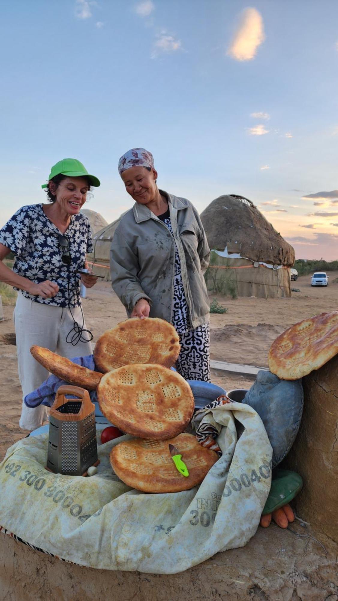 Hotel Authentic Uzbek Yurt Camp Eco-Friendly à Nurota Extérieur photo