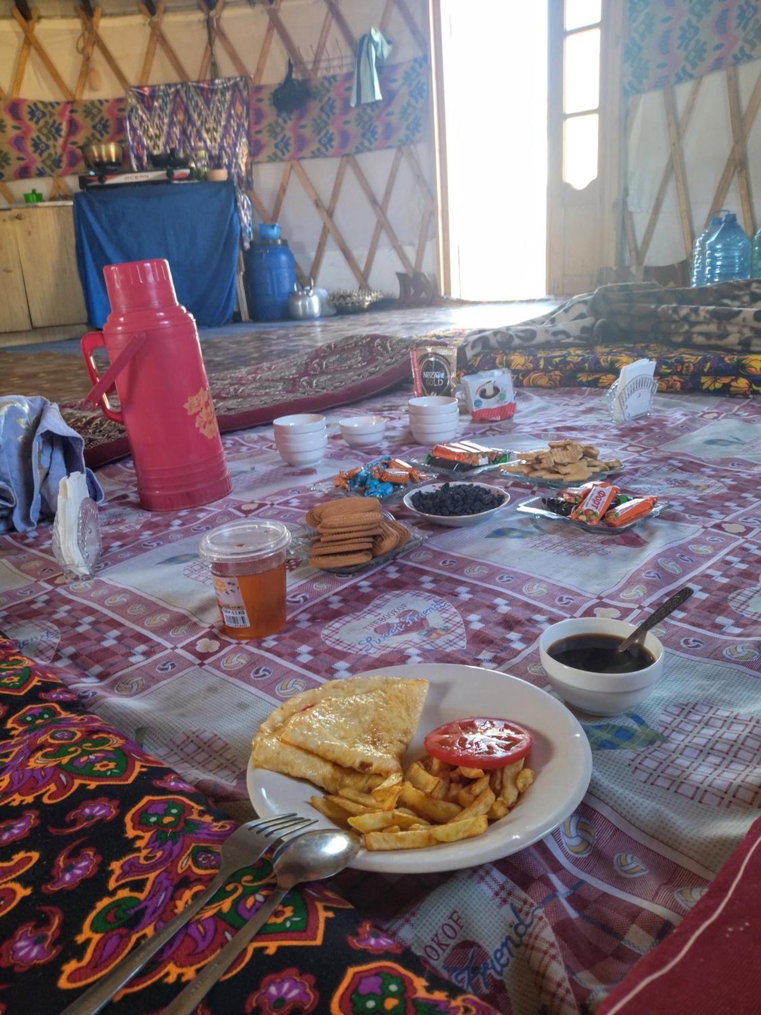 Hotel Authentic Uzbek Yurt Camp Eco-Friendly à Nurota Extérieur photo