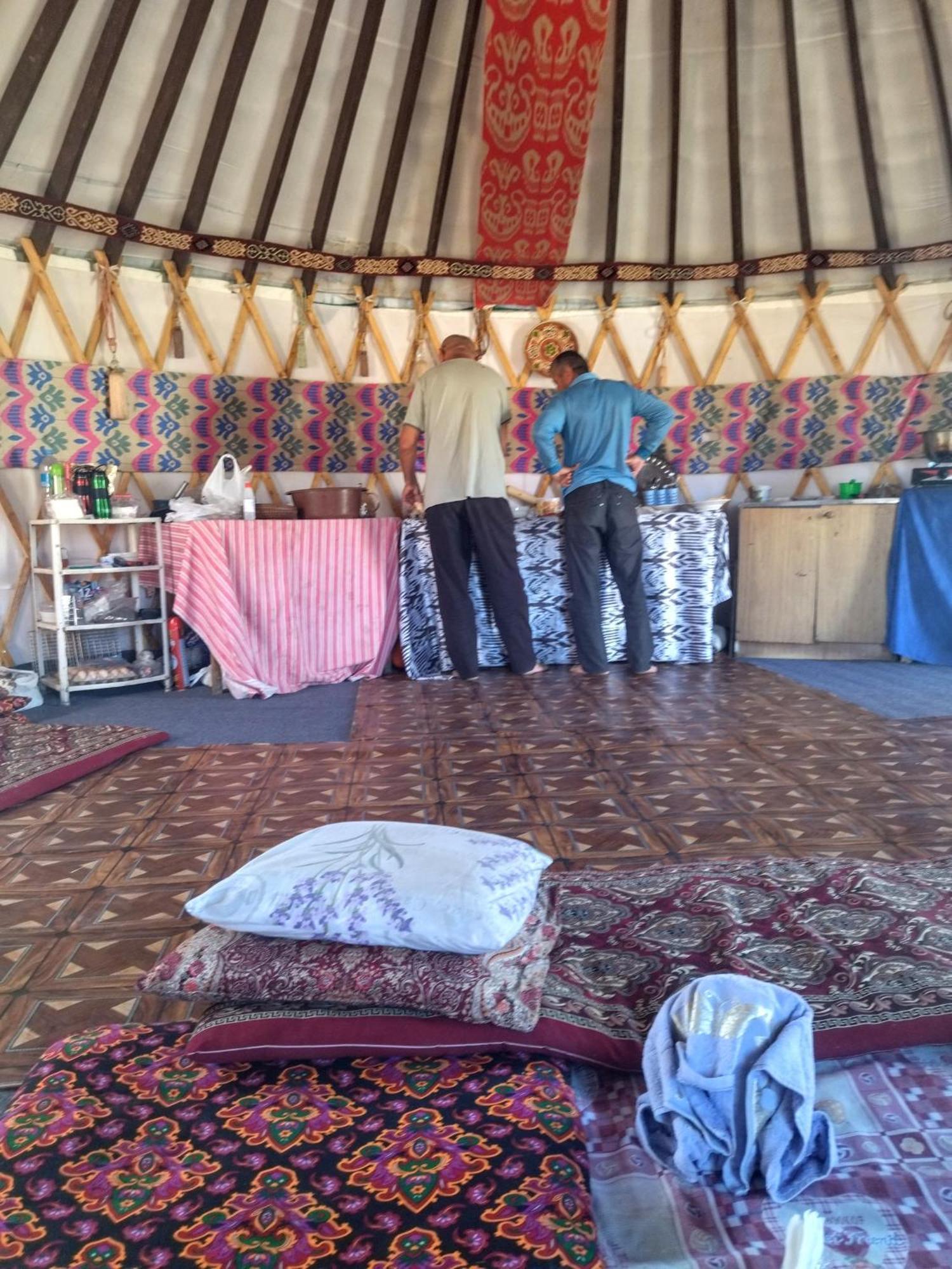 Hotel Authentic Uzbek Yurt Camp Eco-Friendly à Nurota Extérieur photo