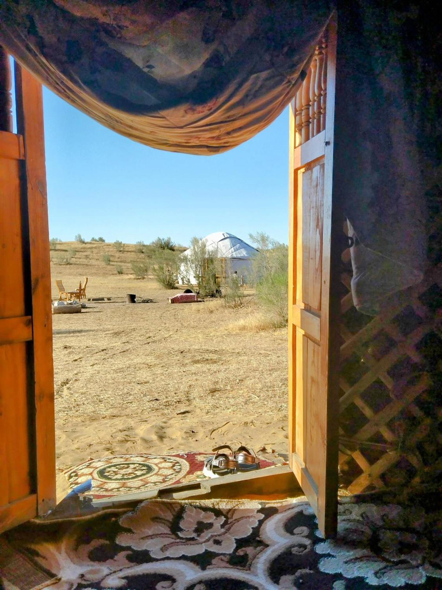 Hotel Authentic Uzbek Yurt Camp Eco-Friendly à Nurota Extérieur photo